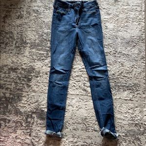 Hollister Ultra High-Rise Jean Legging